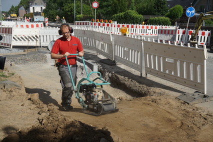 Ammann-Apf-Wartungsfrei-Boehrer-Baumaschinen-02
